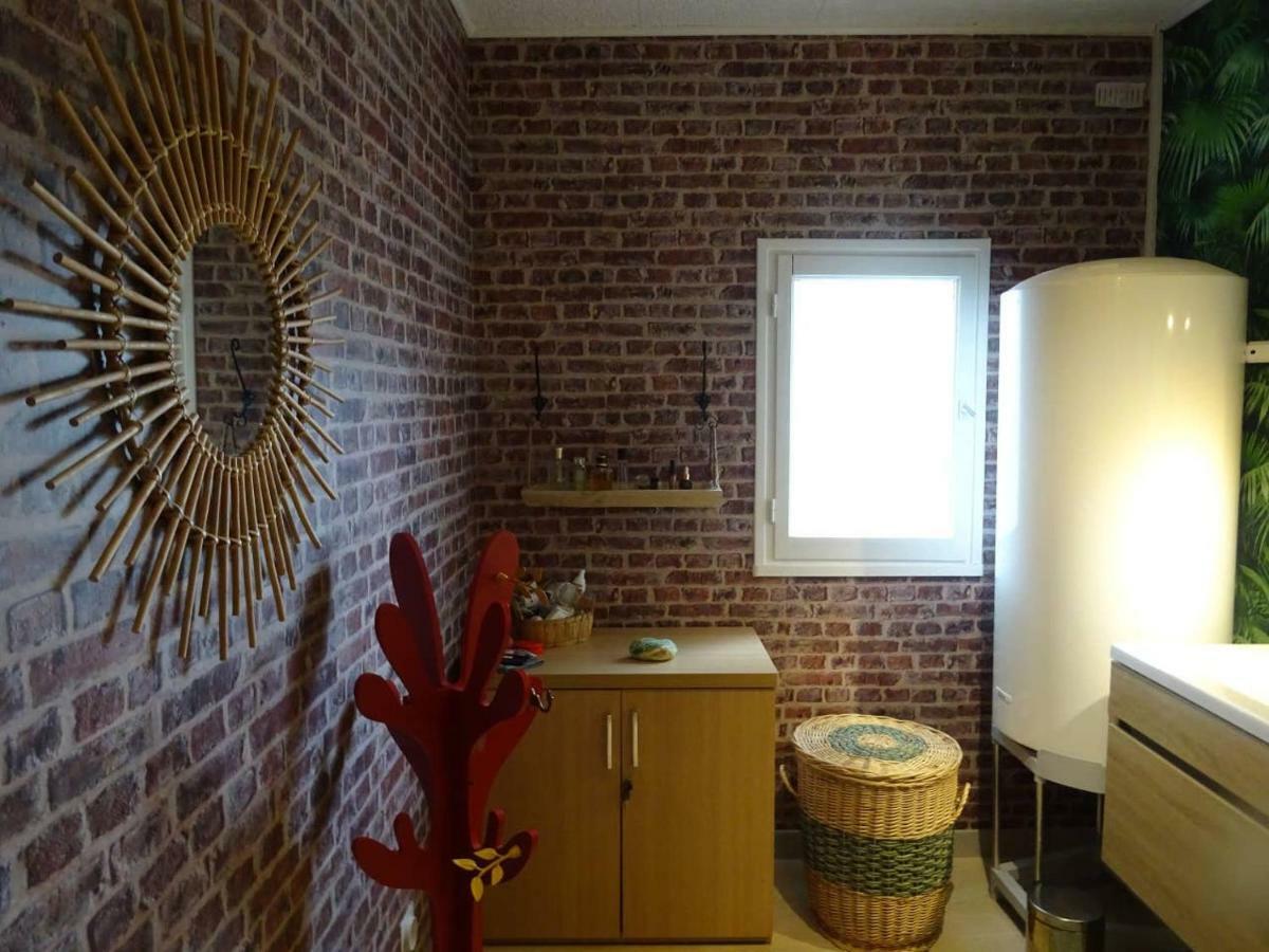 Chambre A La Ferme Chez L'Habitant Besson エクステリア 写真
